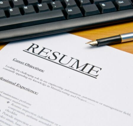 benefits-of-working-with-field-expert-resume-writers-for-your-job-search