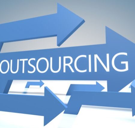 the-distinguishing-features-of-outsourcing-vs-outstaffing